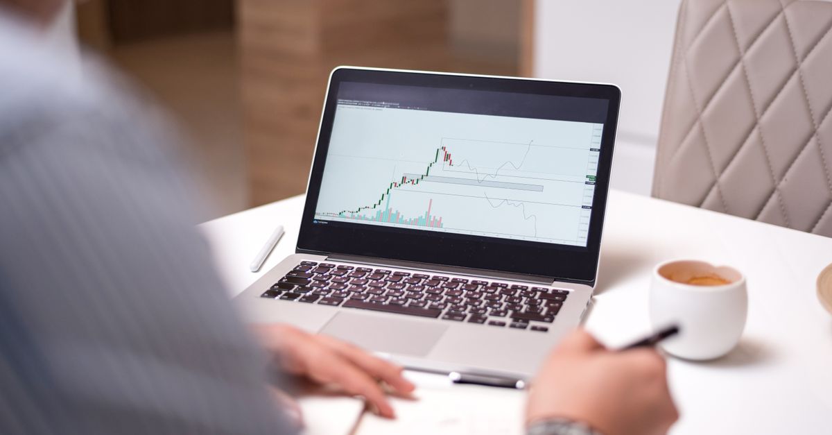 How to Estimate a Competitor's Organic Traffic